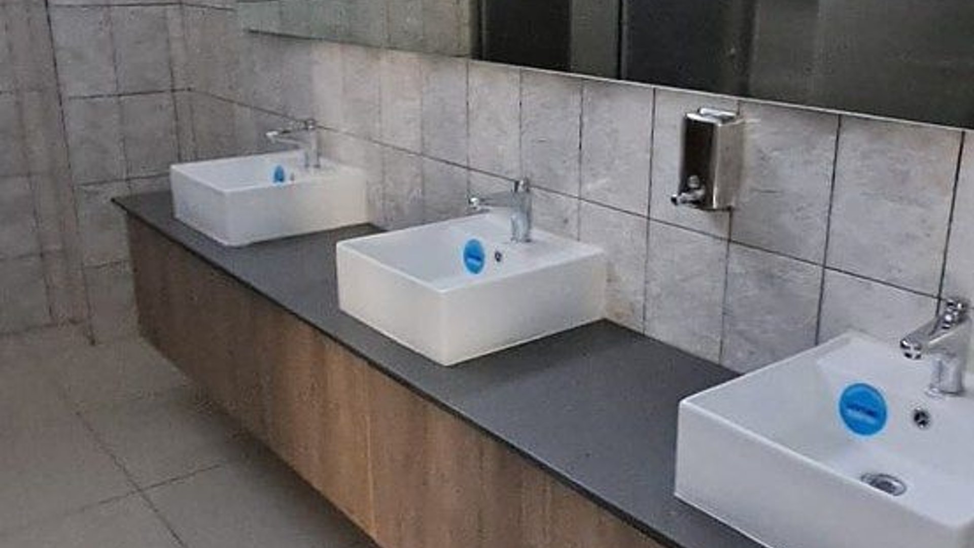 Edificio de oficinas en ALQUILER en San José Pinula - Miniatura 3