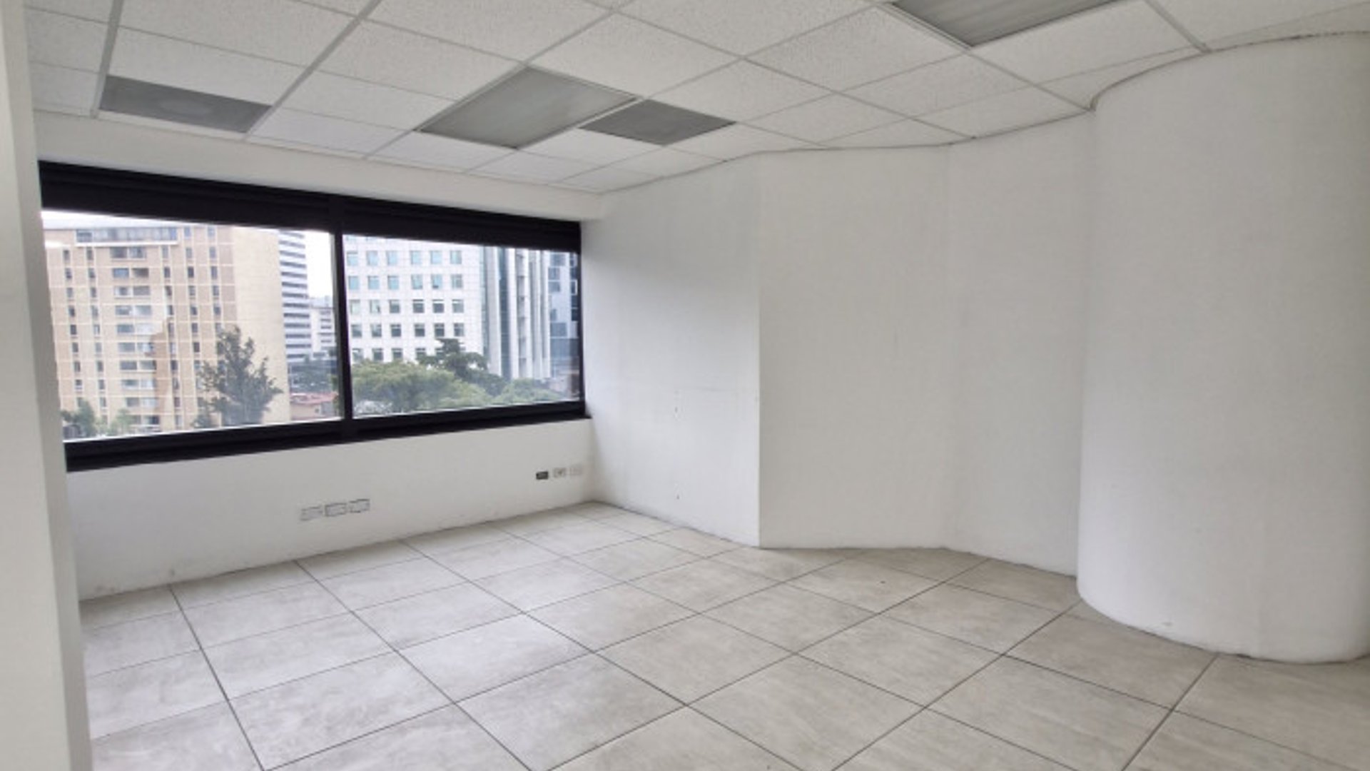 OFICINA en renta en Edificio Corporativo de zona 10