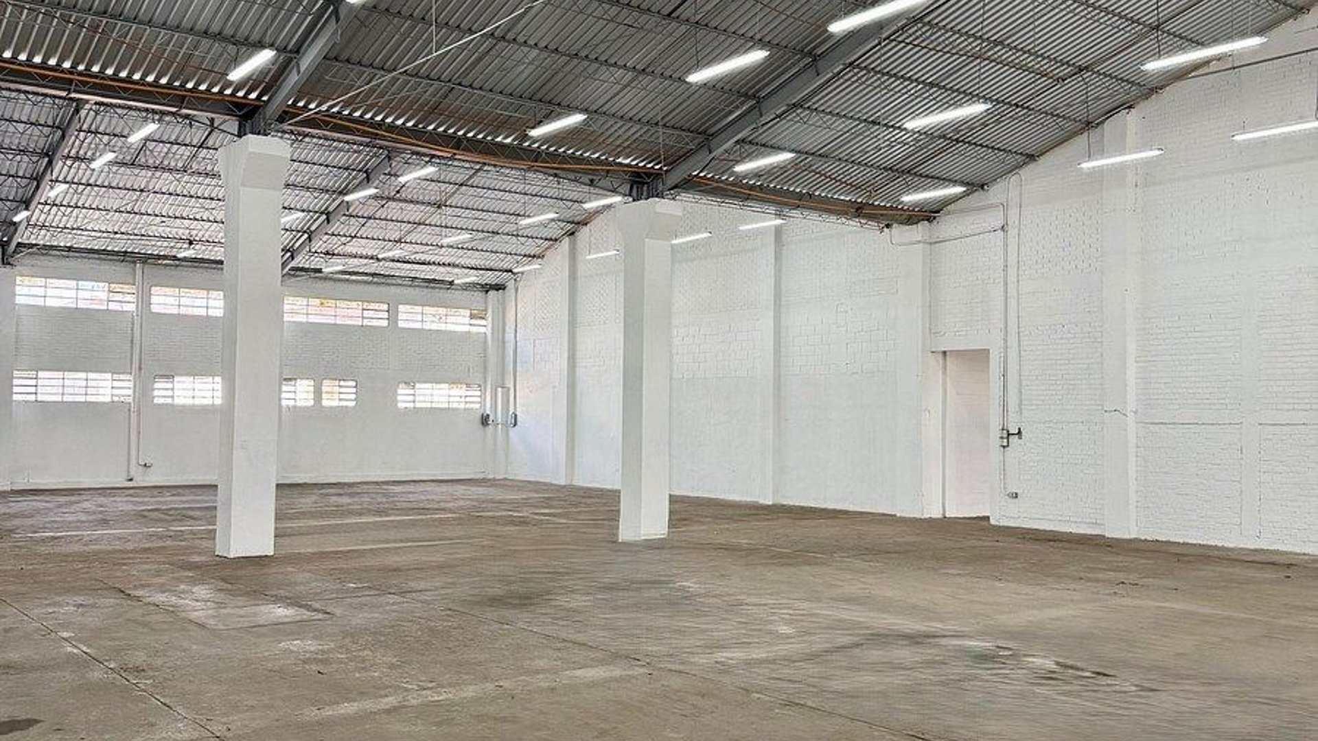 Bodega en Alquiler | Calzada Atanasio Tzul, Zona 8 - Miniatura 3