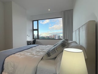 APARTAMENTO AMUEBLADO EN RENTA – EDIFICIO LUCCA | ZONA 10 - Image 9