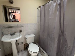 Casa en venta en Zona 13 | Condominio Monte Azul  para remodelar | - 4