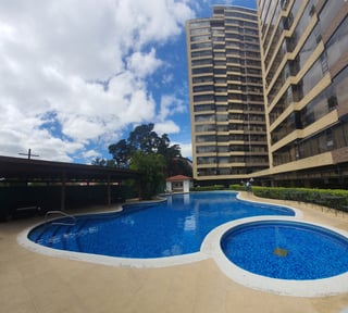 En Renta apartamento amueblado en zona 10 Guatemala