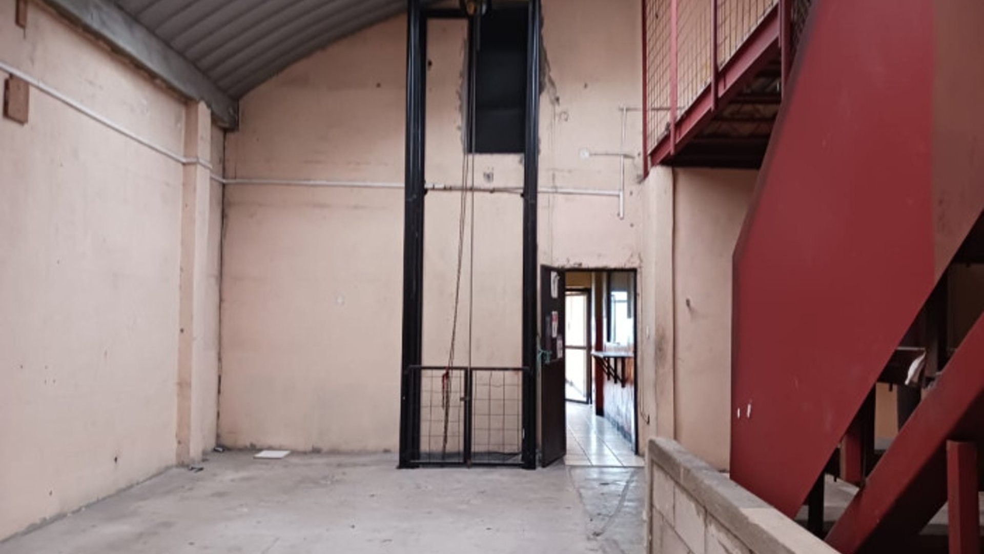 Edificio comercial en venta o renta en San Cristobal - Miniatura 16
