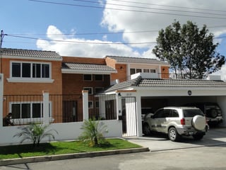 Casa en venta con pergola de 5 habitaciones en zona 16 Ref-5440 - 3