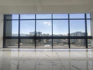 Oficina en renta zona 10 / Renovati - 4