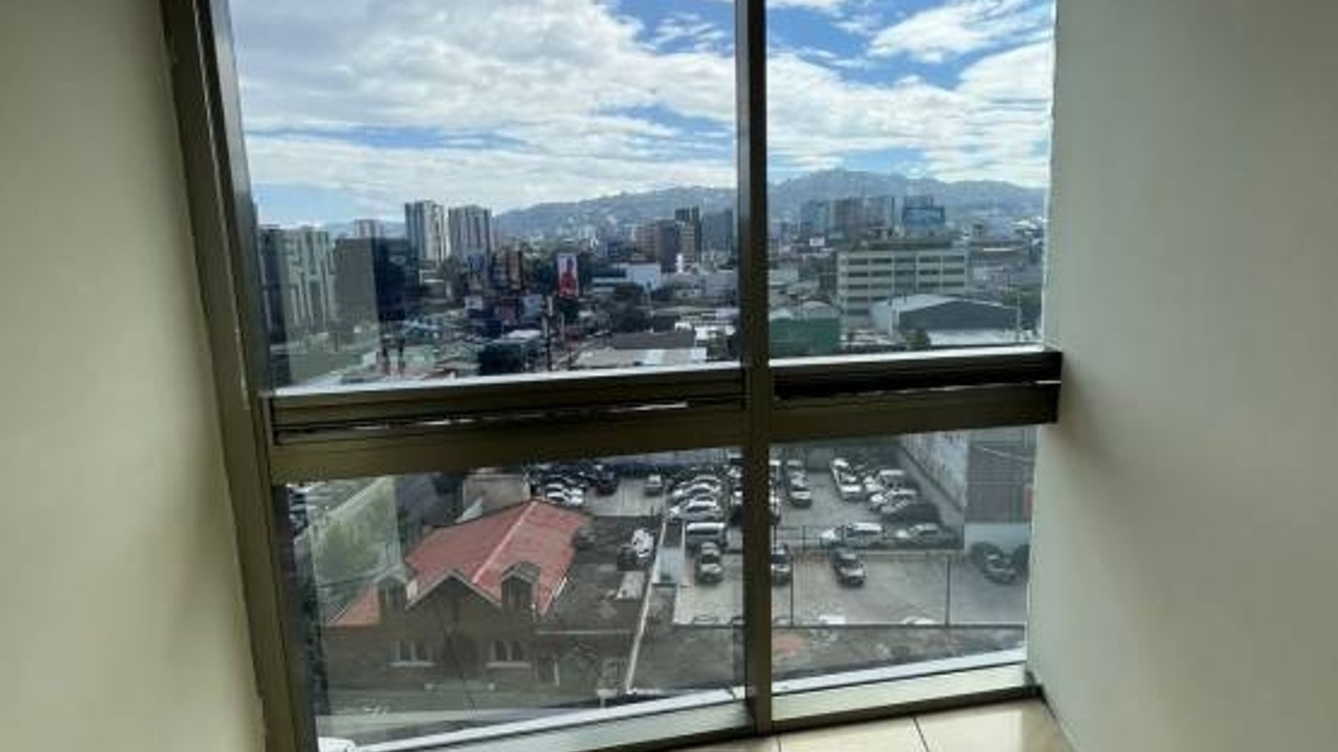 Oficina en Renta, Zona 10 (R10129) - Miniatura 5