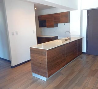 Apartamento con balco en renta de 3 habitaciones en zona 13 Ref-5575