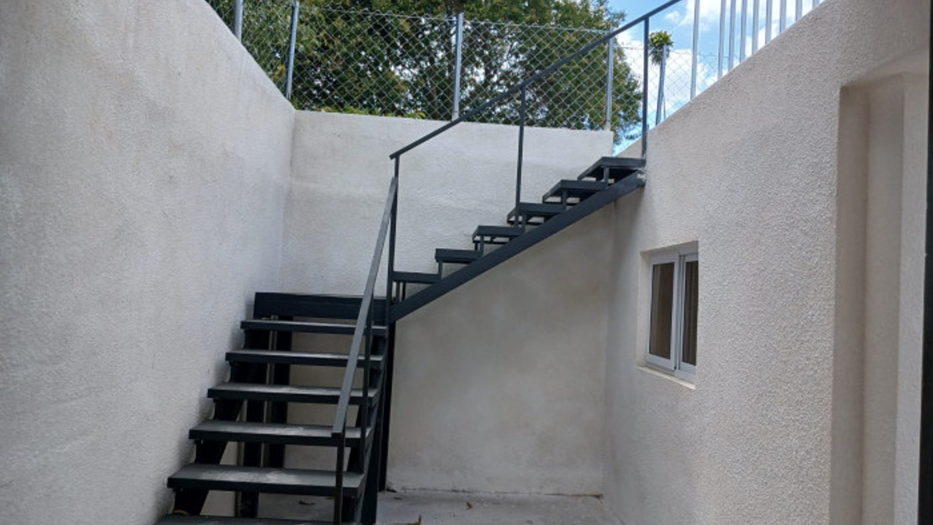 CASA REMODELADA EN VENTA EN ZONA 1 - Miniatura 11