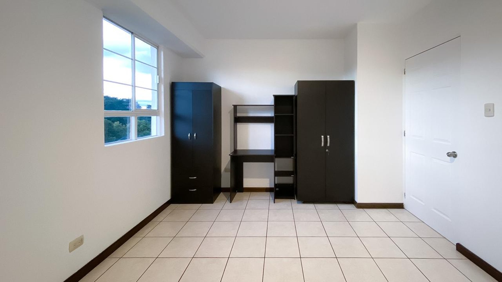 VENTA DE CÓMODO APARTAMENTO - VILLAS DE SAN ISIDRO, ZONA 16 - Miniatura 8