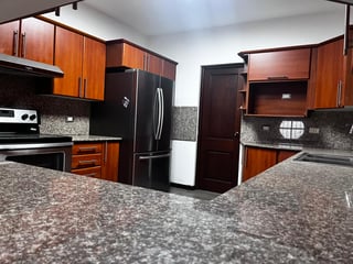 CASA EN RENTA – COLONIA ELGIN II | ZONA 13 - Image 3