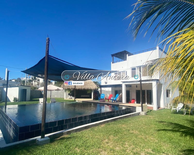 Se vende Bella casa en Monterrico, col. Candelaria