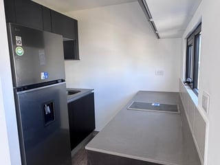 Aparta-estudio Moderno en Renta, Zona 15, Ciudad de Guatemala - 4
