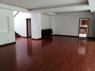 Vendo amplia casa en condominio Portal del Bosque - 4