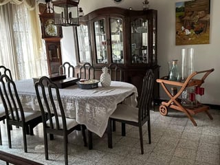 Vendo Amplia Casa en zona 11, Mariscal - Image 3