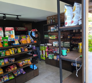 Local comercial en renta en 1er nivel - zona 15 Ref-5895