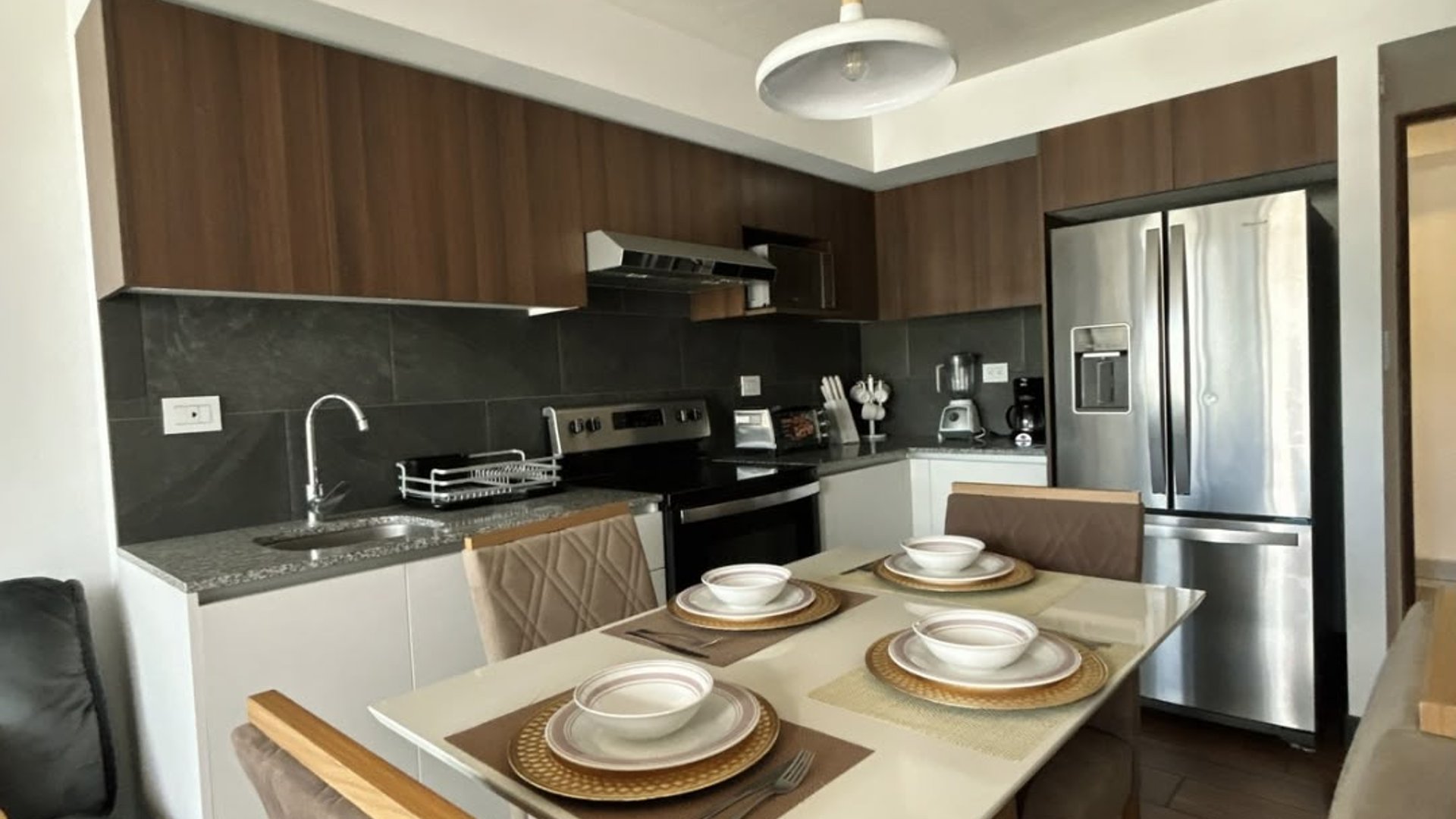 Apartamento en renta Amueblado en zona 14 - Miniatura 2