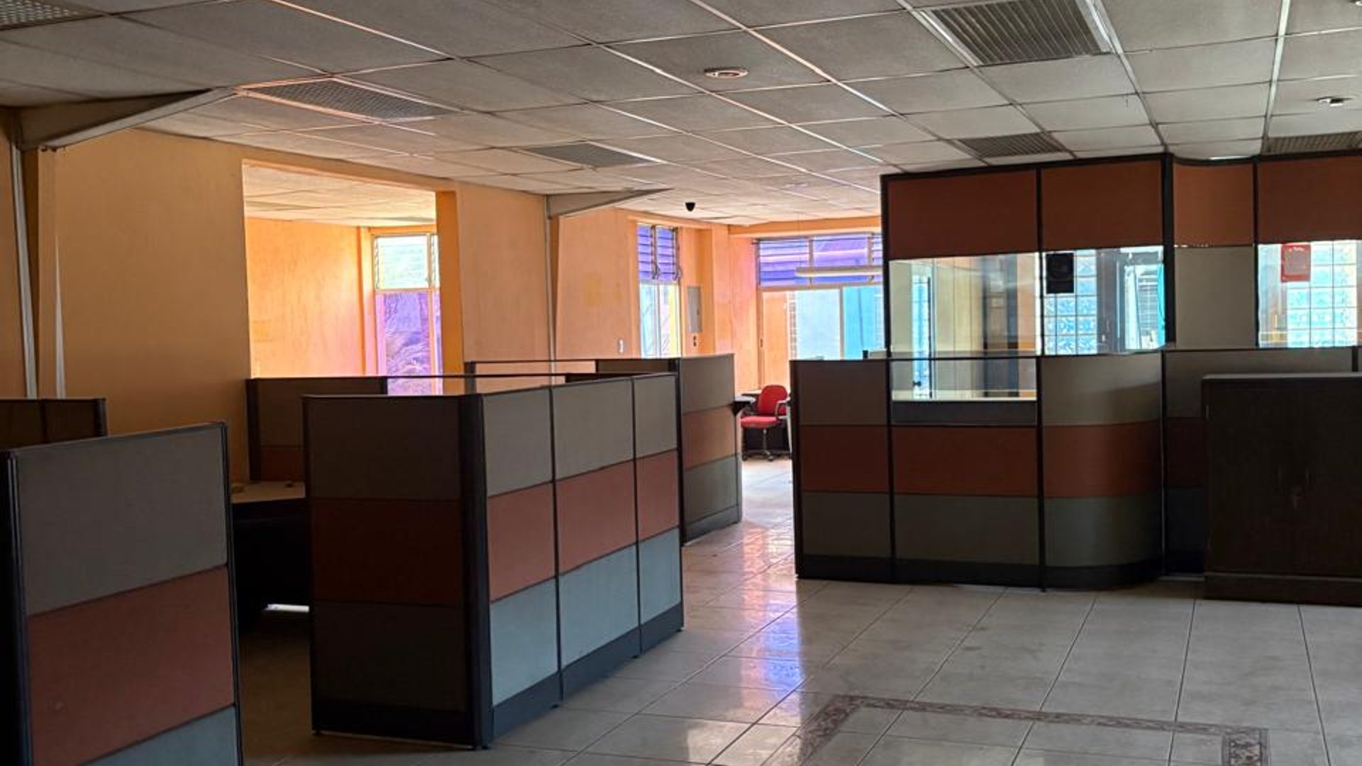 Bodega en venta-renta en Zona 6 Mixco - Miniatura 4