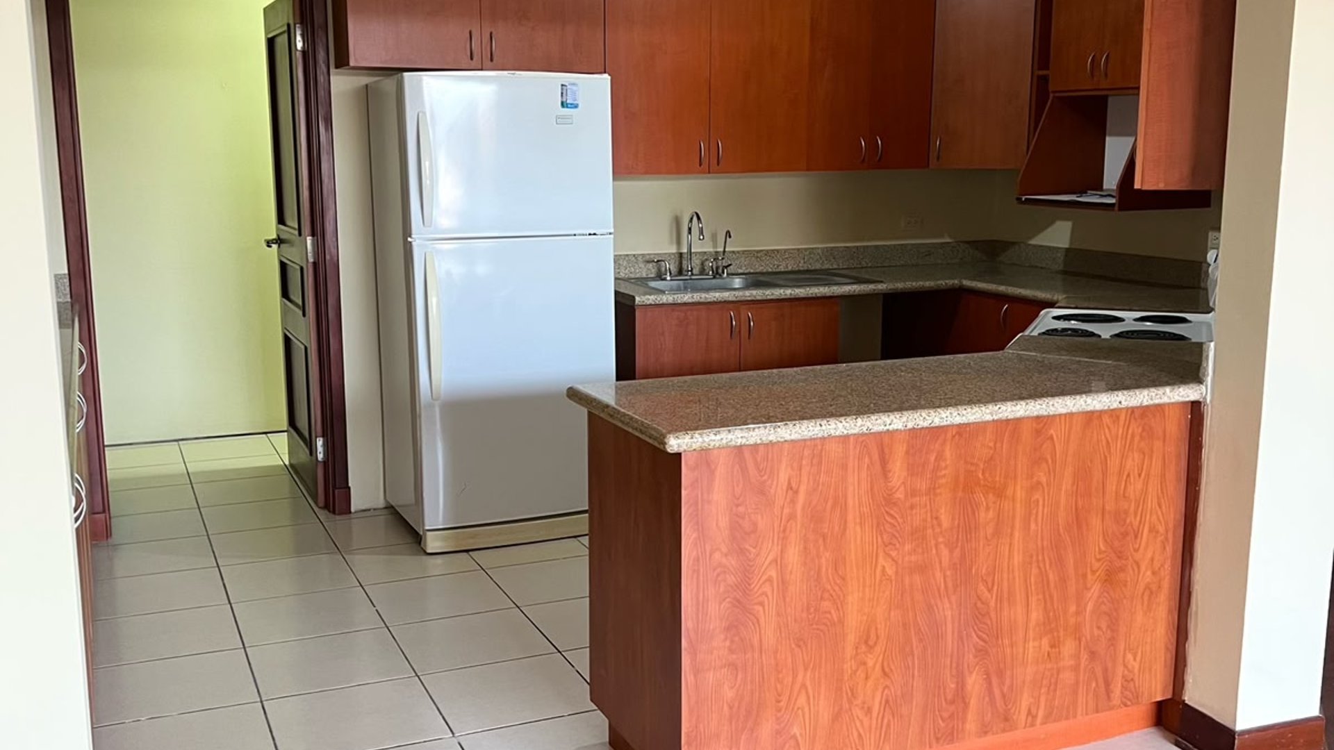 Apartamento en Alquiler Edificio Benevento, zona 14 - Miniatura 7
