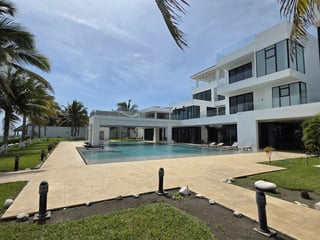 Exclusiva y Lujosa Casa venta frente al Mar Monterrico - 3