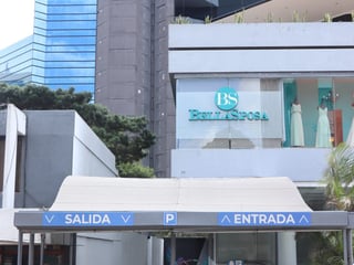 📍 OFICINA EN RENTA – 495 M² + 10 OFICINAS | MURANO CENTER | ZONA 10 - 5