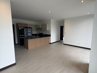 📍 APARTAMENTO EN RENTA – 3 HAB + LÍNEA BLANCA  | SPAZIO | ZONA 15 - 3