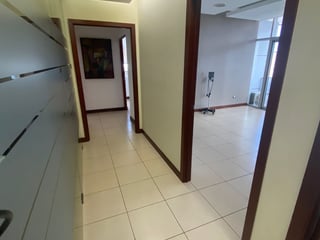 Clinica semi-amueblada en renta en zona 10 area céntrica Ref-5840  - 3
