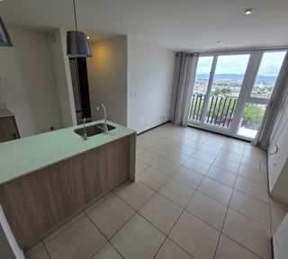Apartamento en Renta Edificio Parque San Jorge Zona 11 Ref-6050