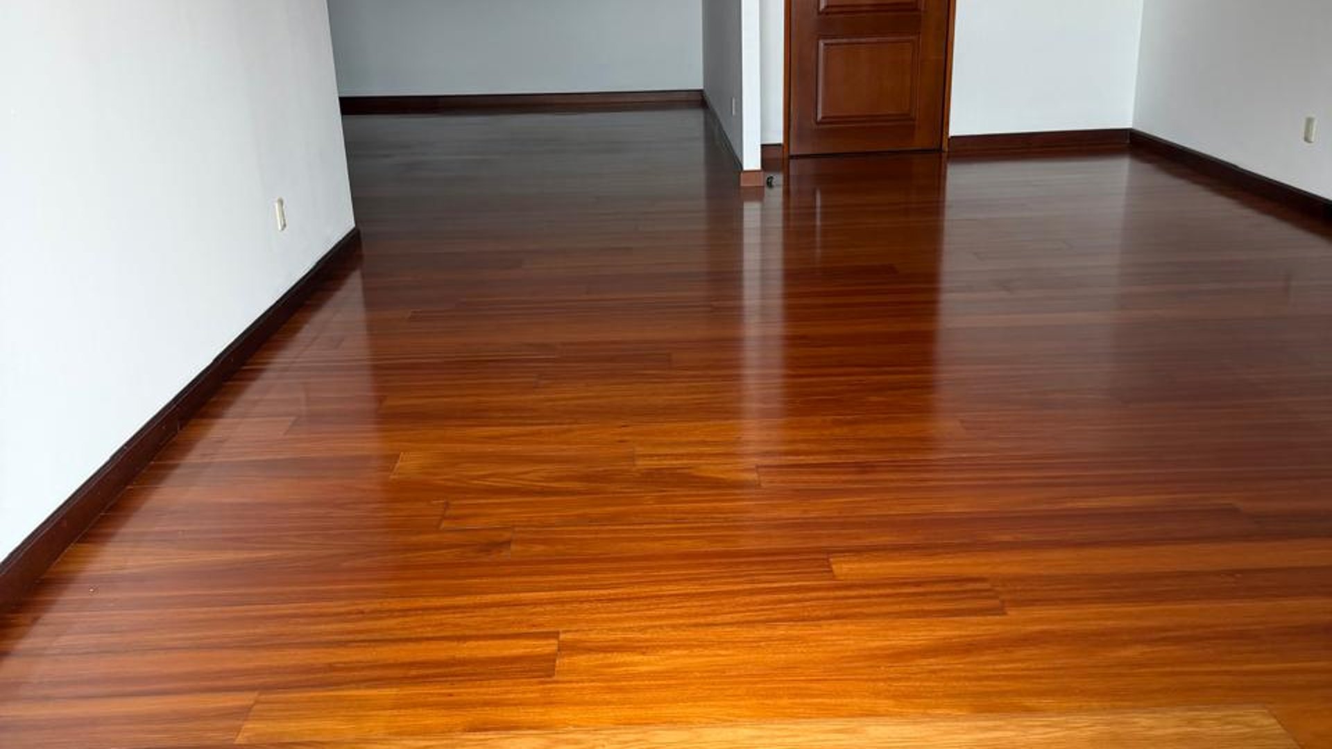 Apartamento en renta zona 14 / Bellagio - Miniatura 2