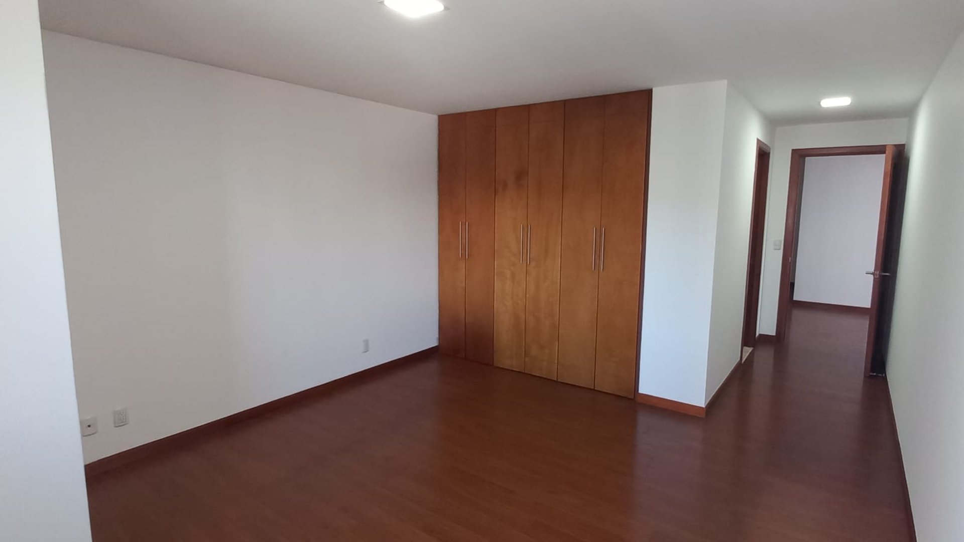 Apartamento en renta en Edificio Boticcelli, zona 15 Ref-6060 - Miniatura 6