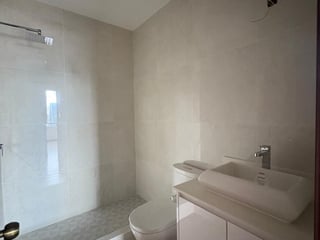 Apartamento en Venta Edificio Milenia, zona 10 - 3