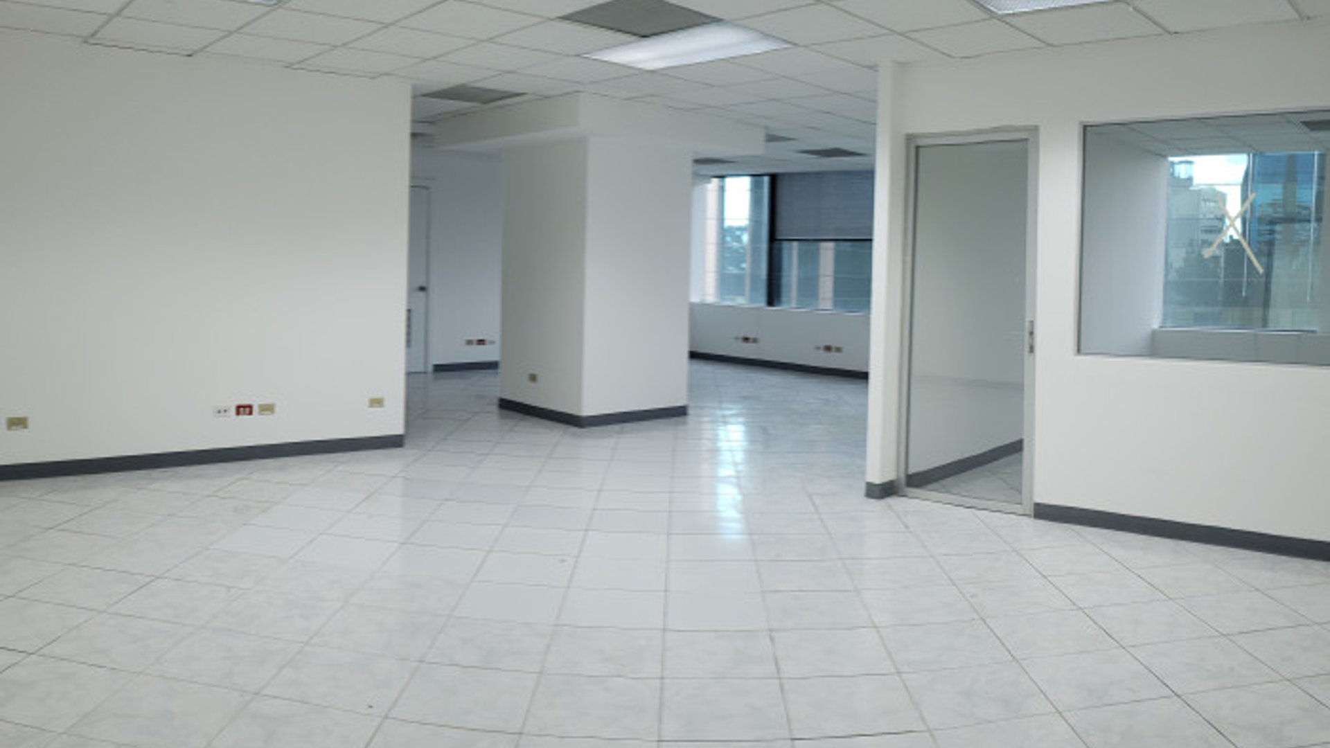 Oficina Comercial en Europlaza Z.14 en Venta o Alquiler - Miniatura 9