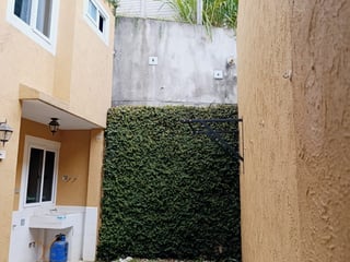 CASA EN VENTA CONDOMINIO BOSQUES DE ARRAZOLA  - 3