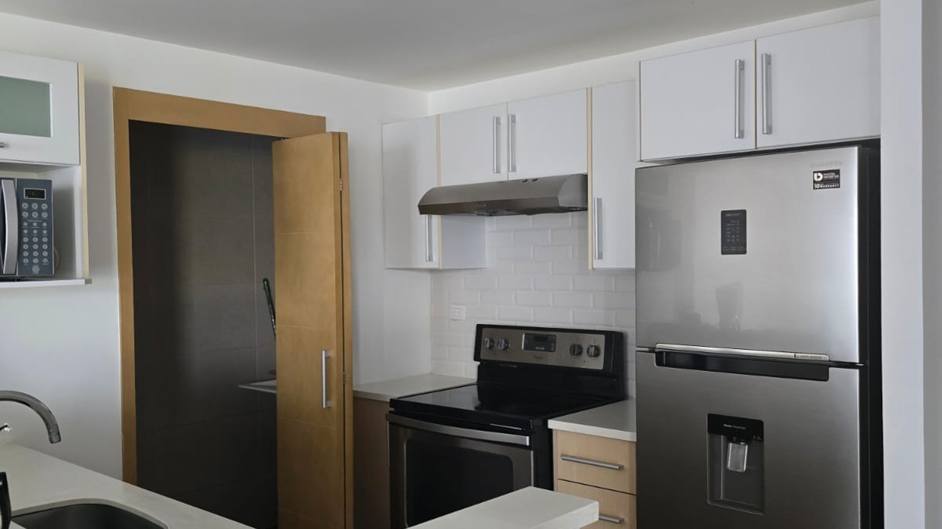 ALQUILER DE CÉNTRICO APARTAMENTO - CITYHAUS, ZONA 10 - Miniatura 4