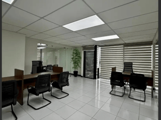 OFICINA NUEVA  AMUEBLADA EN RENTA – EDIFICIO 01010, ZONA 10 - 2