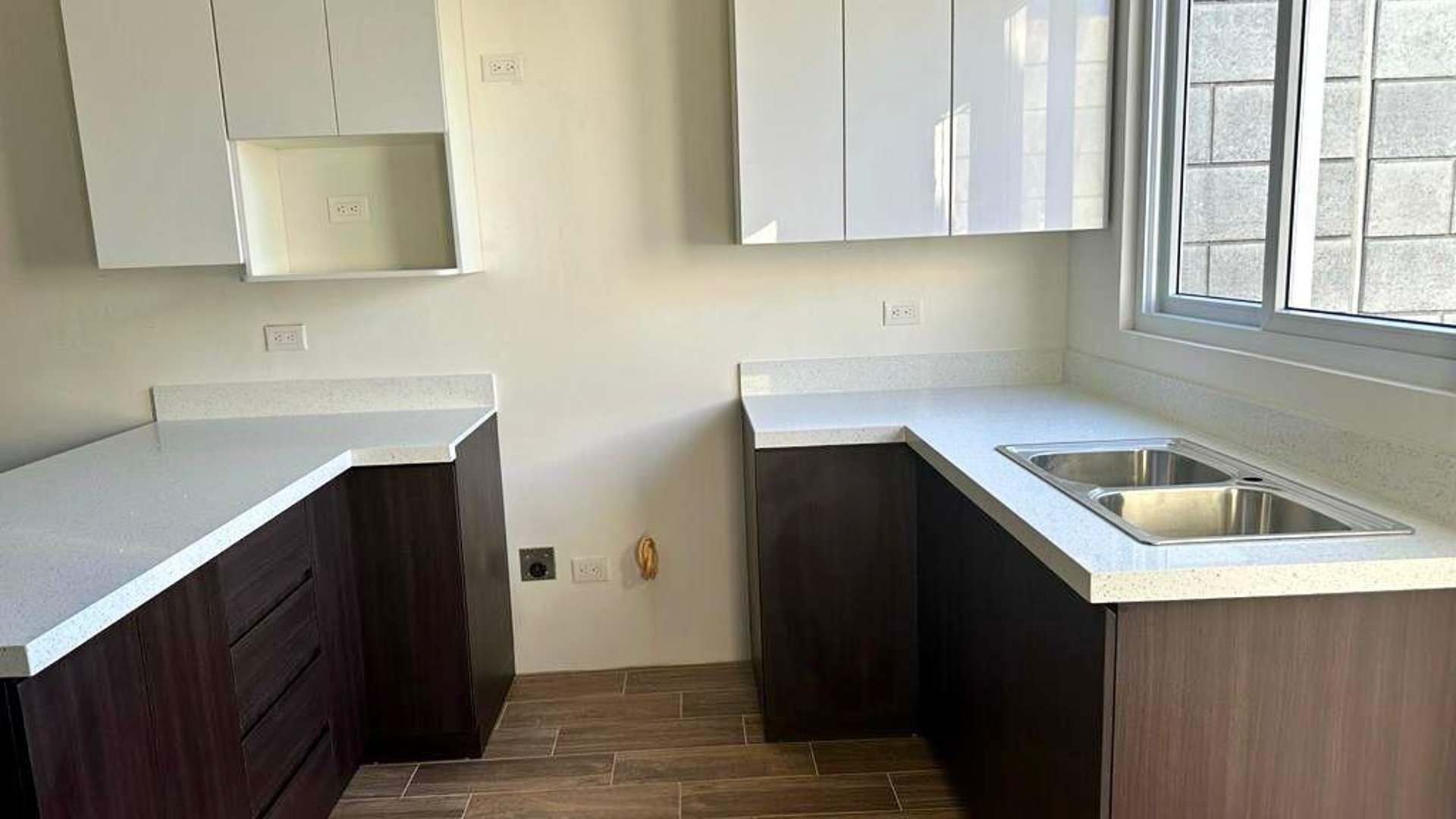 Townhouse en renta en Hacienda Real zona 16 - 2 habitaciones Ref-5962