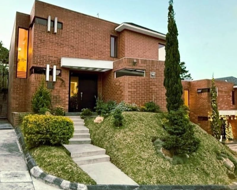 Exclusiva Casa en Condominio Antaria Buena Vista, Santa Catarina Pinula.