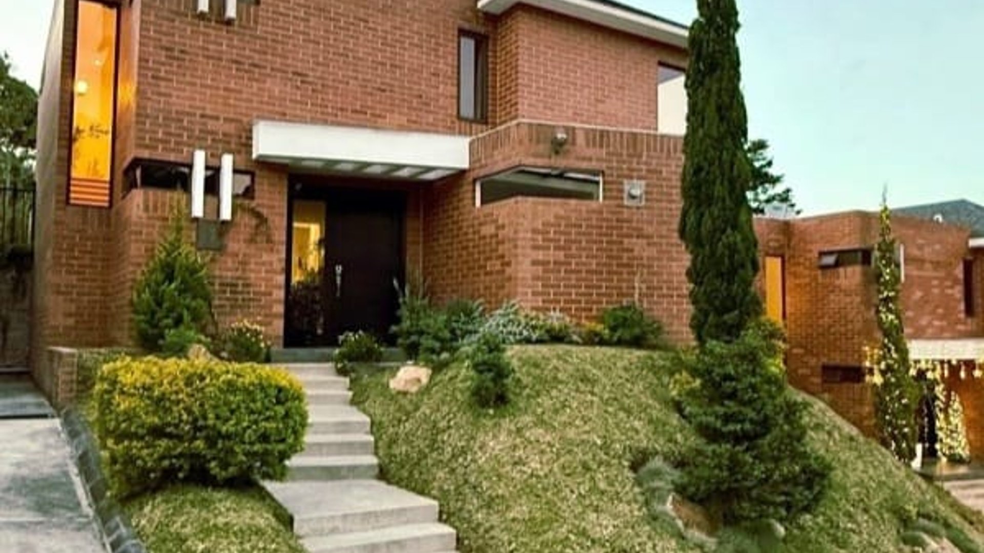 Exclusiva Casa en Condominio Antaria Buena Vista, Santa Catarina Pinula.