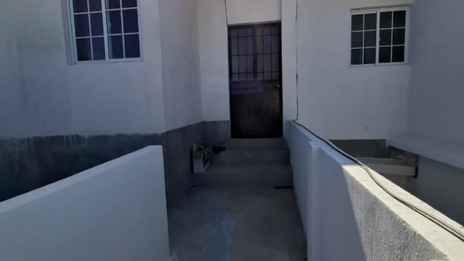 En venta edificio con 7 apartamentos en Zona 7 - Miniatura 2