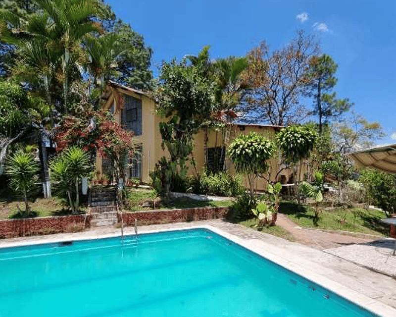 Casa en Venta, San Juan Sacatepéquez  km. 37 (Ideal para descanso)
