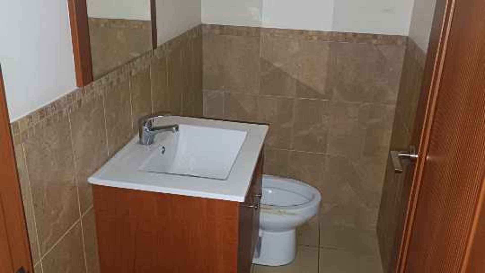 Venta de apartamento de 3 habitaciones Las Gemas zona 11 - Miniatura 9