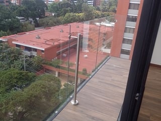 Alquilo Apartamento Amueblado Zona 10 nivel medio 1 dormitorio - 4