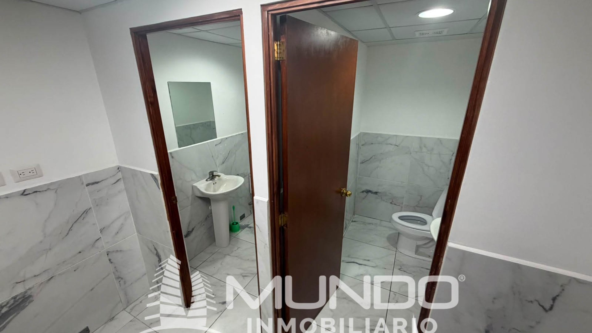 OFICINA EN RENTA EN ZONA 10, SOBRE DIAGONAL 6 - Miniatura 3