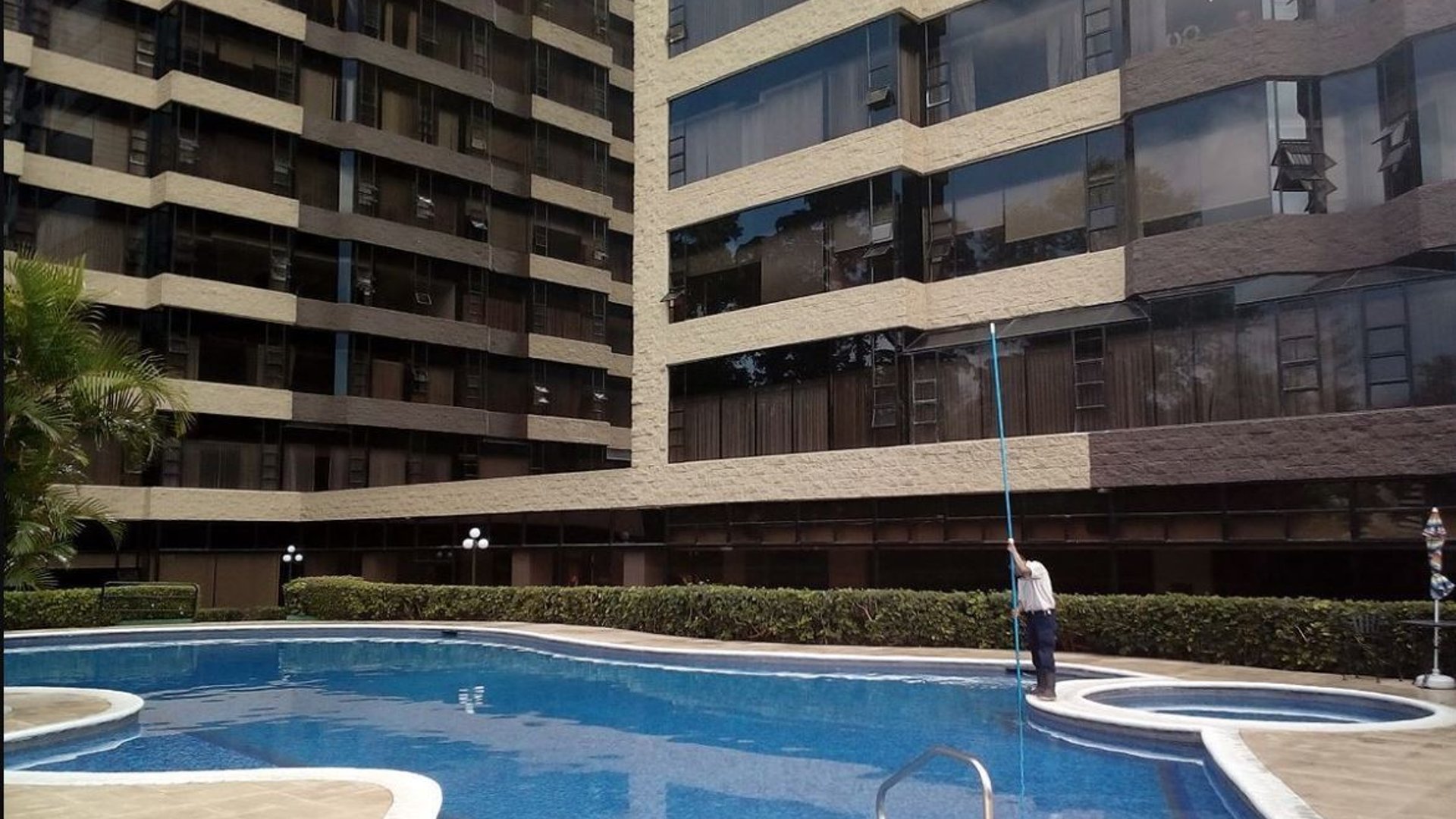 ???? APARTAMENTO AMUEBLADO EN RENTA – 3 HAB | EDIFICIO MILENIA | ZONA 10 - Image 1