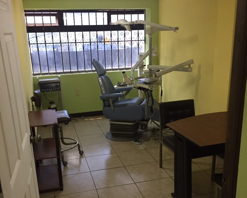 CLINICA EQUIPADA EN RENTA EN ZONA 5