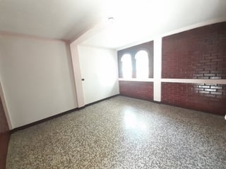 Propiedad en Venta con Apartamentos en Calzada San Juan - 4