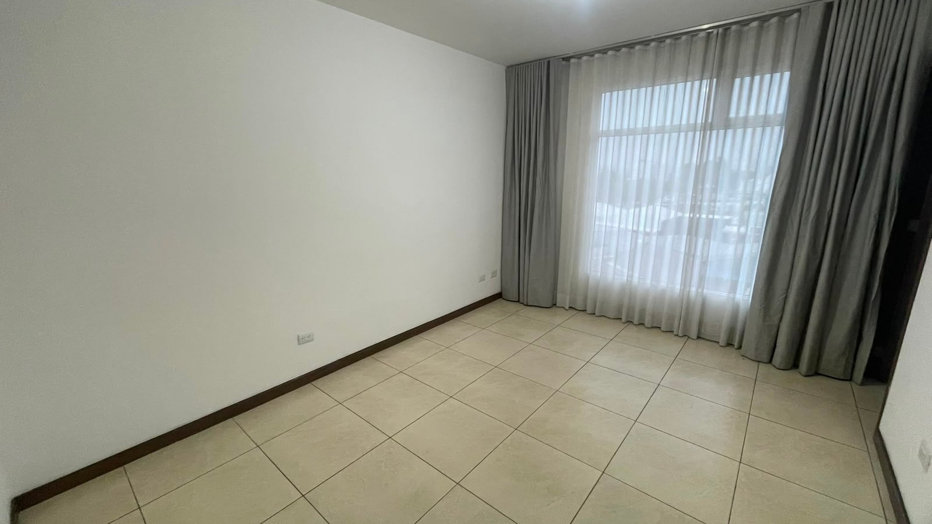 Apartamento -2 habitaciones en Renta Edificio Pórtico Zona 7 Ref-6051 - Miniatura 5