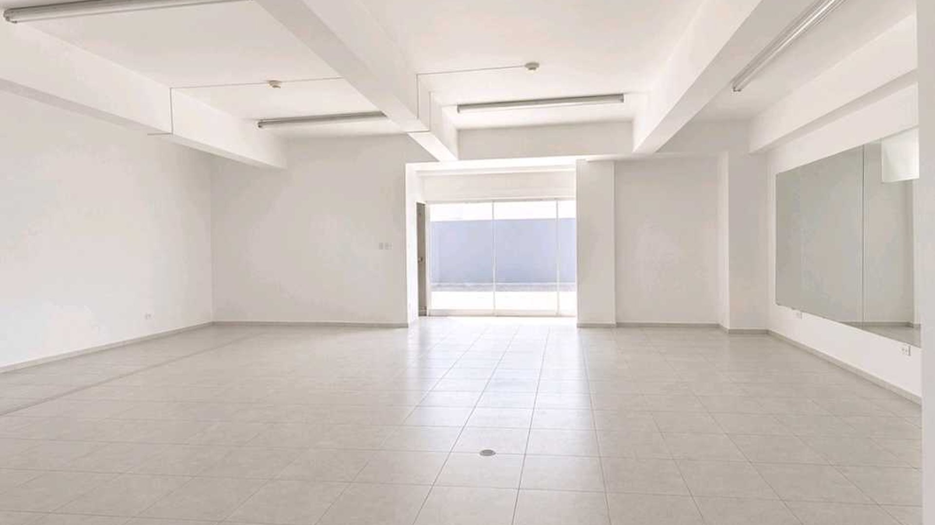 LOCAL COMERCIAL EN ALQUILER????Edificio Murano Center, Zona 10 - Miniatura 4