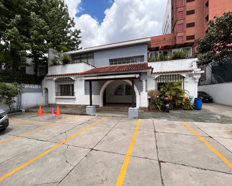 Casa para oficinas en alquiler en Zona 10, Ciudad de Guatemala