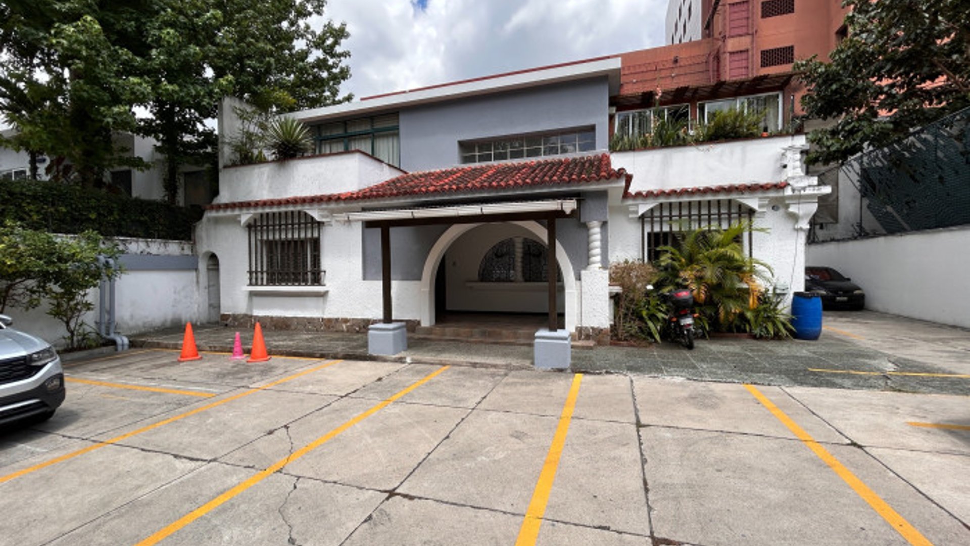 Casa para oficinas en alquiler en Zona 10, Ciudad de Guatemala