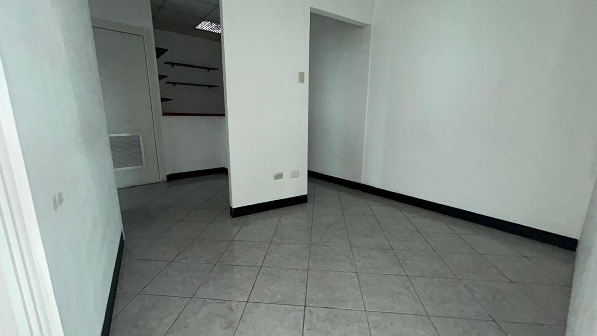 VENTA Oficina Zona 14 Europlaza  - Miniatura 13